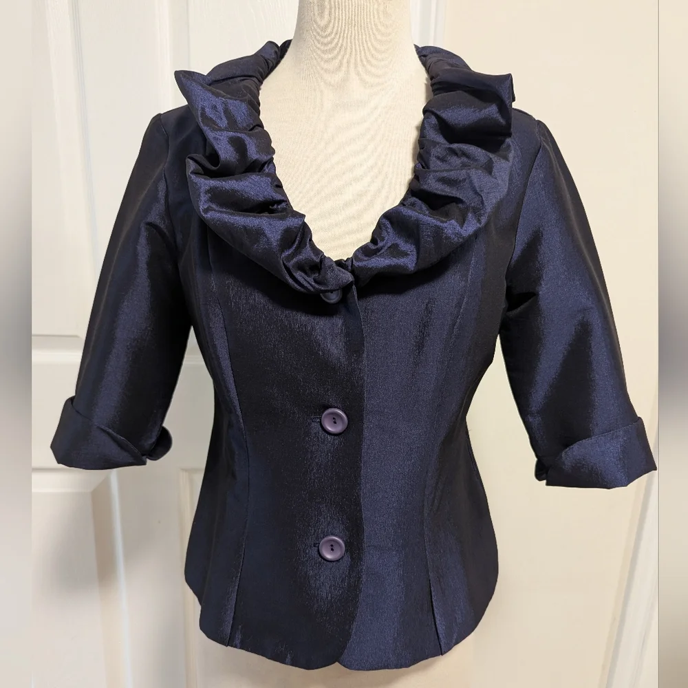 Elegant Ruffled Blazer - Picture 2 of 9